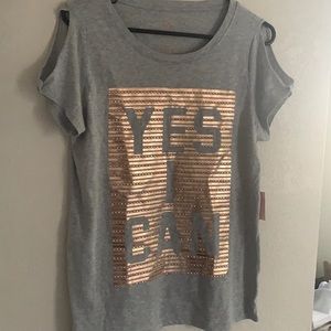 Short sleeve graphic top